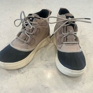 Sorel Men's Black and Tan Sneakers